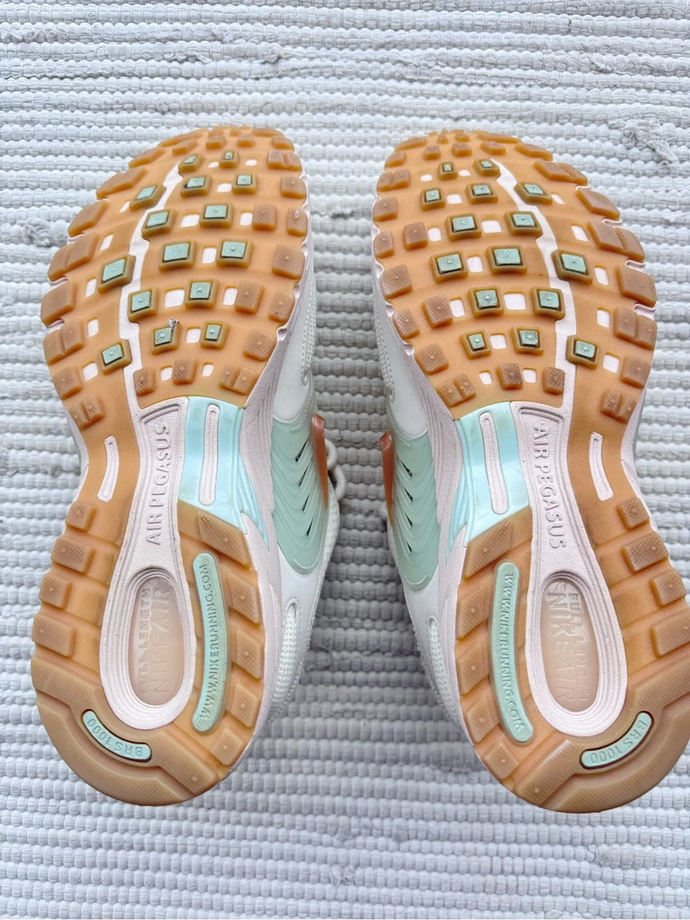 Nike Air Pegasus Wave Sneakers White Mint Coral Gum Sole Size 9 New